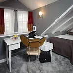 Hotel Xii Century Heritage