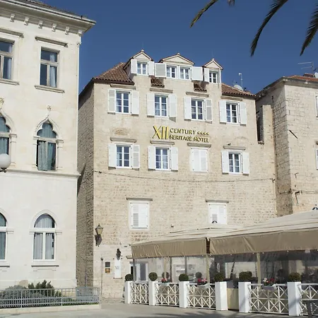 Xii Century Heritage 4* Τρογκίρ
